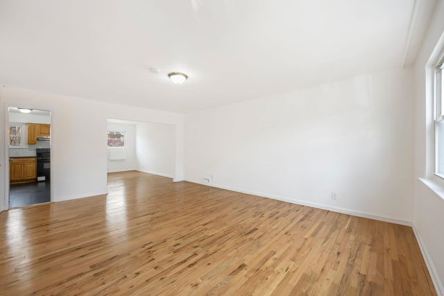 180 WEST 26TH ST, Bayonne, NJ 07002