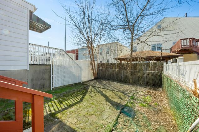 180 WEST 26TH ST, Bayonne, NJ 07002