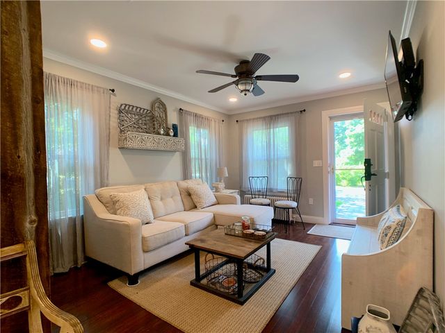 18 Sylvan Street, Newport, RI 02840