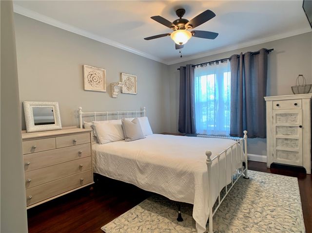 18 Sylvan Street, Newport, RI 02840