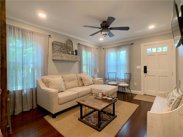 18 Sylvan Street, Newport, RI 02840