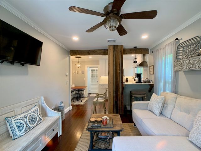 18 Sylvan Street, Newport, RI 02840