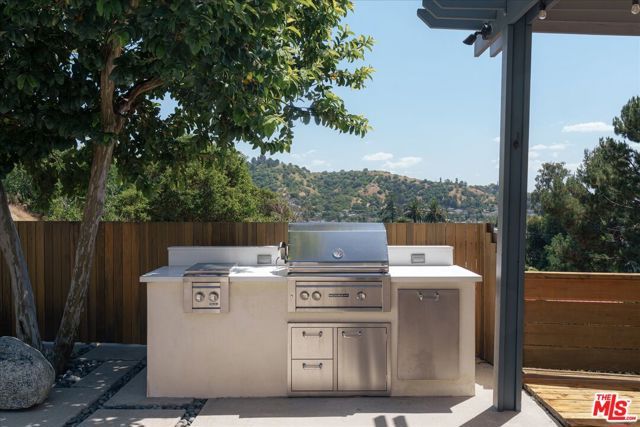 319 W Avenue 45, Los Angeles, CA 90065