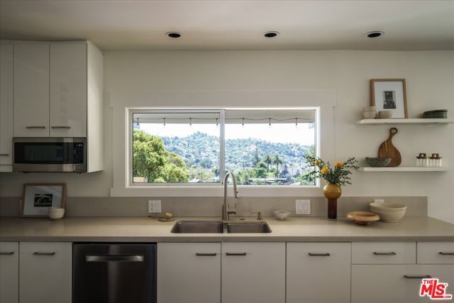 319 W Avenue 45, Los Angeles, CA 90065