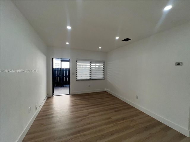 3297 SW 26th St 3297, Miami, FL 33133