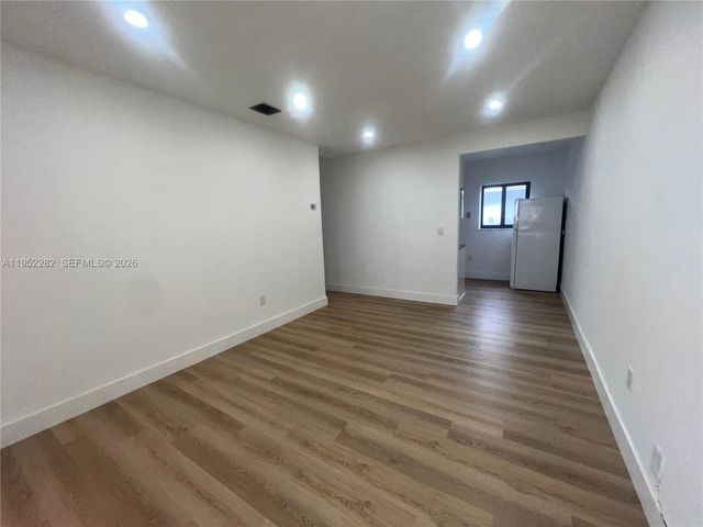 3297 SW 26th St 3297, Miami, FL 33133