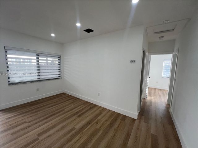 3297 SW 26th St 3297, Miami, FL 33133