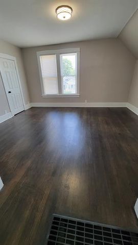 518 Chestnut Street, Waukegan, IL 60085