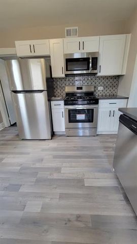 518 Chestnut Street, Waukegan, IL 60085