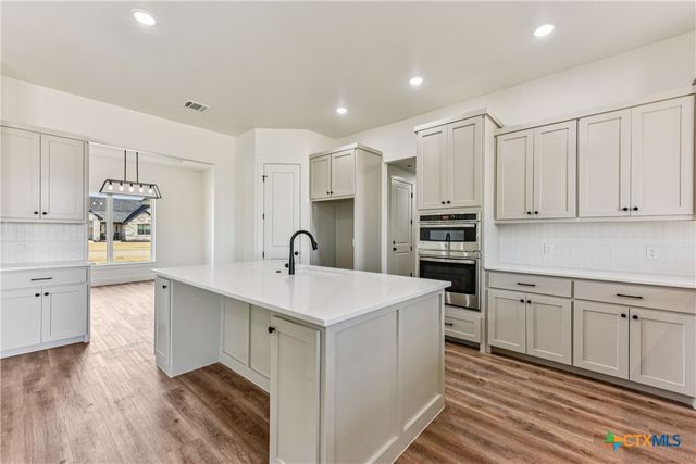 11060 Eagle Walk Boulevard, Salado, TX 76571