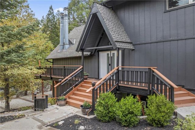 260 El Dorado Drive, Lake Arrowhead, CA 92352