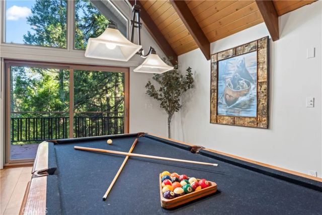 260 El Dorado Drive, Lake Arrowhead, CA 92352