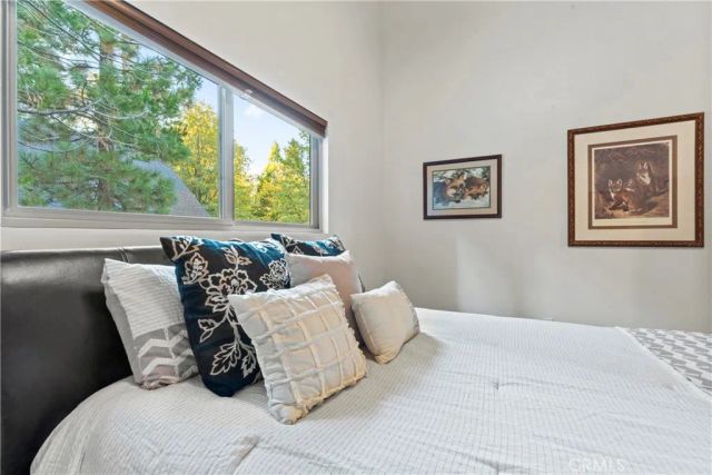 260 El Dorado Drive, Lake Arrowhead, CA 92352