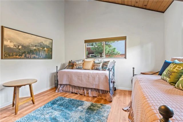 260 El Dorado Drive, Lake Arrowhead, CA 92352