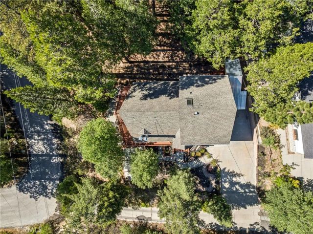 260 El Dorado Drive, Lake Arrowhead, CA 92352