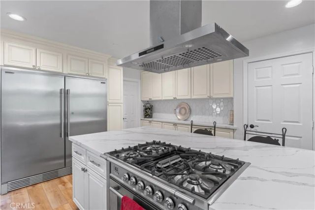 260 El Dorado Drive, Lake Arrowhead, CA 92352