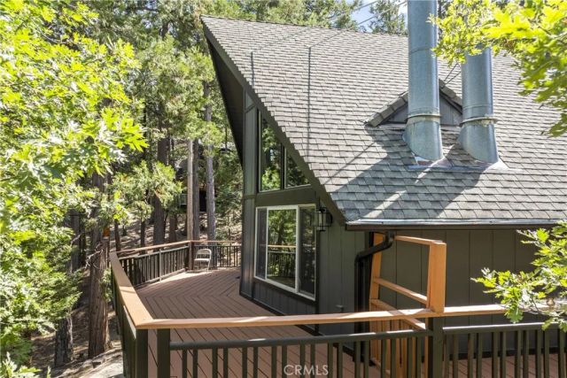 260 El Dorado Drive, Lake Arrowhead, CA 92352