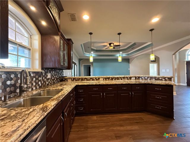 289 Jennifer Lane, Port Lavaca, TX 77979