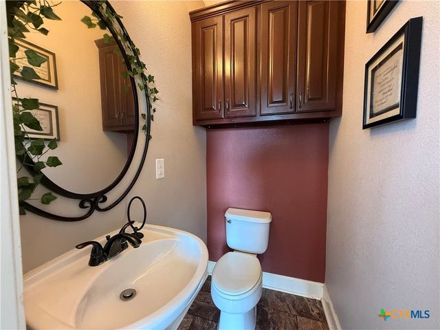 289 Jennifer Lane, Port Lavaca, TX 77979