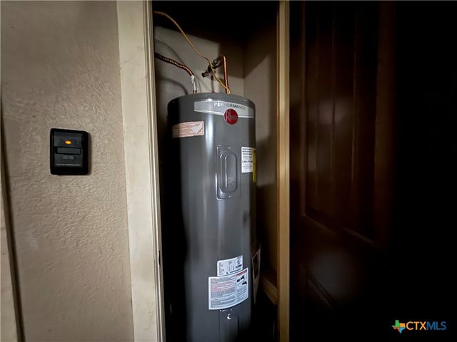 289 Jennifer Lane, Port Lavaca, TX 77979