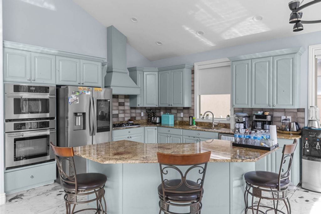 Image 11 of property listing at 2767 W AMINI WAY, South Jordan, UT 84095