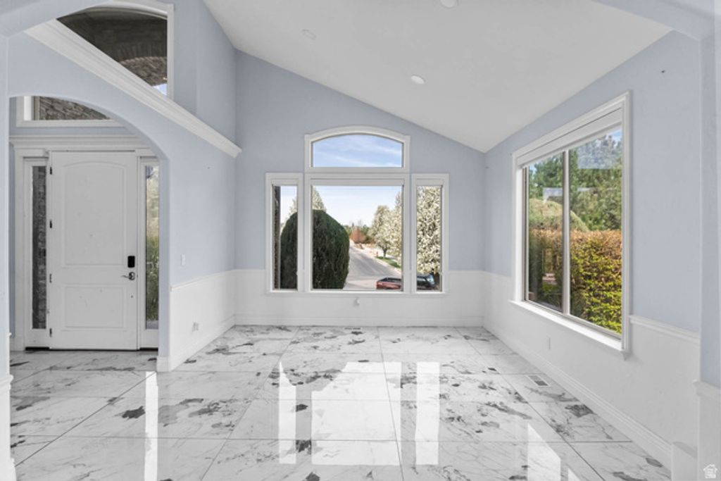 Image 3 of property listing at 2767 W AMINI WAY, South Jordan, UT 84095