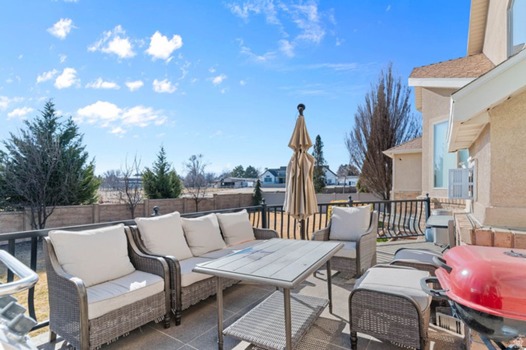 Image 34 of property listing at 2767 W AMINI WAY, South Jordan, UT 84095