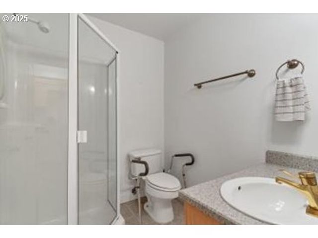 3246 Nw MAST Ave, Lincoln City, OR 97367