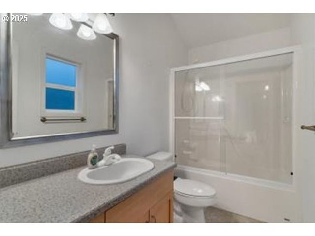 3246 Nw MAST Ave, Lincoln City, OR 97367