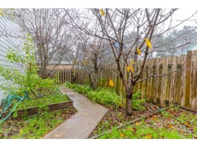 3246 Nw MAST Ave, Lincoln City, OR 97367