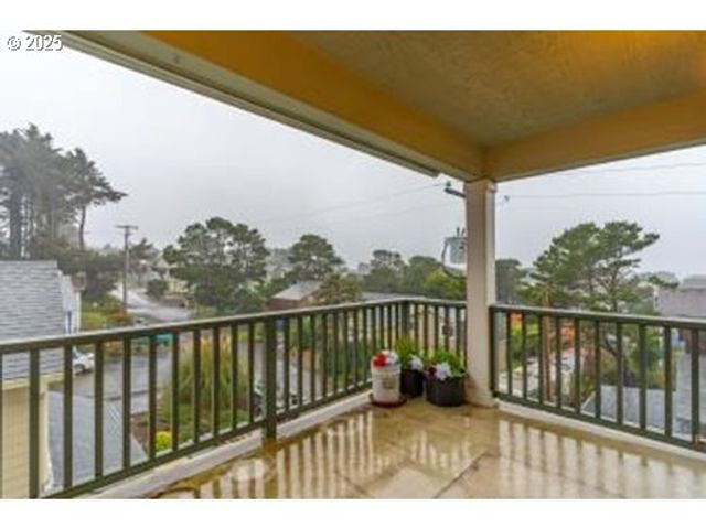 3246 Nw MAST Ave, Lincoln City, OR 97367