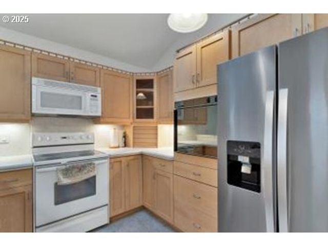 3246 Nw MAST Ave, Lincoln City, OR 97367