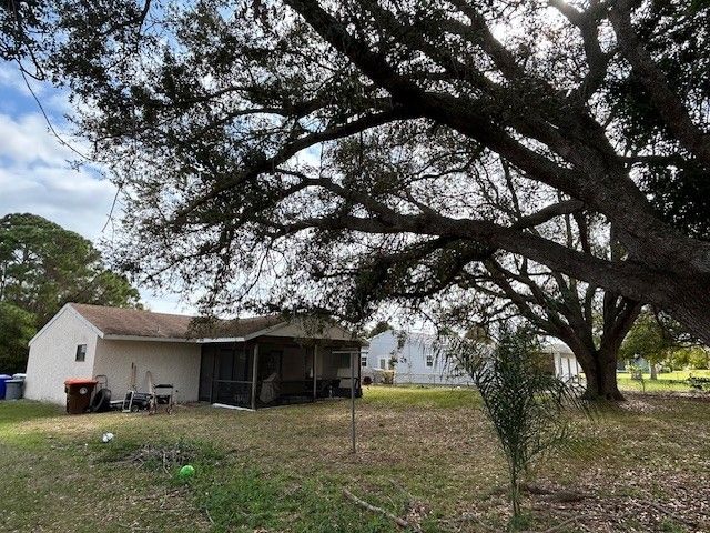 2235 17th Avenue SW, Vero Beach, FL 32962