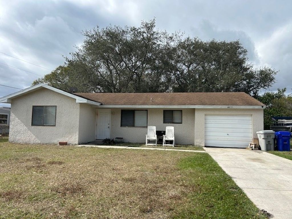 2235 17th Avenue SW, Vero Beach, FL 32962