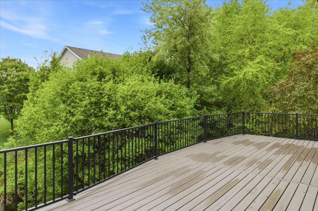 7707 Oxbow Creek Circle N, Brooklyn Park, MN 55445