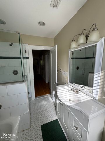 371 Neff - 2nd floor Road, Grosse Pointe, MI 48230