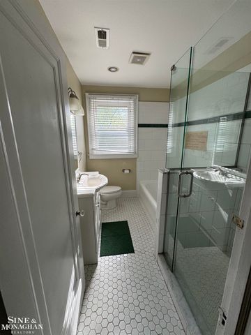 371 Neff - 2nd floor Road, Grosse Pointe, MI 48230