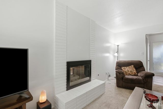 4209 Glenbrook Avenue, Bakersfield, CA 93306