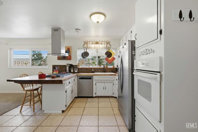4209 Glenbrook Avenue, Bakersfield, CA 93306