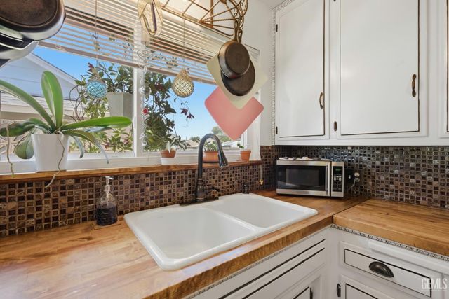 4209 Glenbrook Avenue, Bakersfield, CA 93306