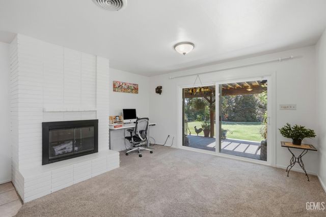 4209 Glenbrook Avenue, Bakersfield, CA 93306