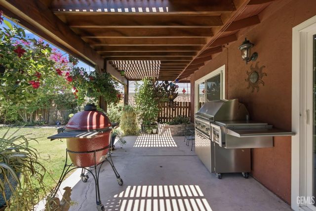 4209 Glenbrook Avenue, Bakersfield, CA 93306