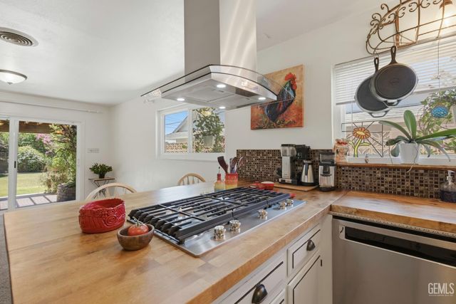 4209 Glenbrook Avenue, Bakersfield, CA 93306