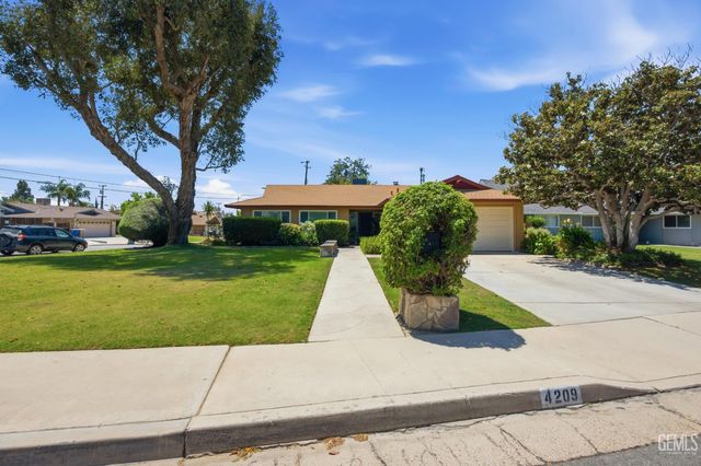 4209 Glenbrook Avenue, Bakersfield, CA 93306