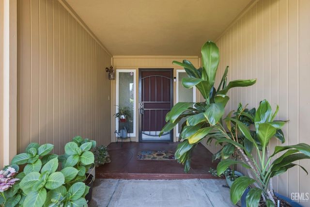 4209 Glenbrook Avenue, Bakersfield, CA 93306