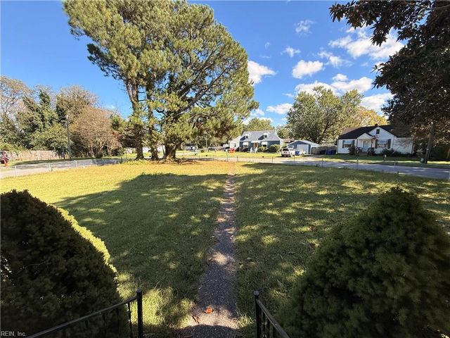 600 Fairview LN, Portsmouth, VA 23702