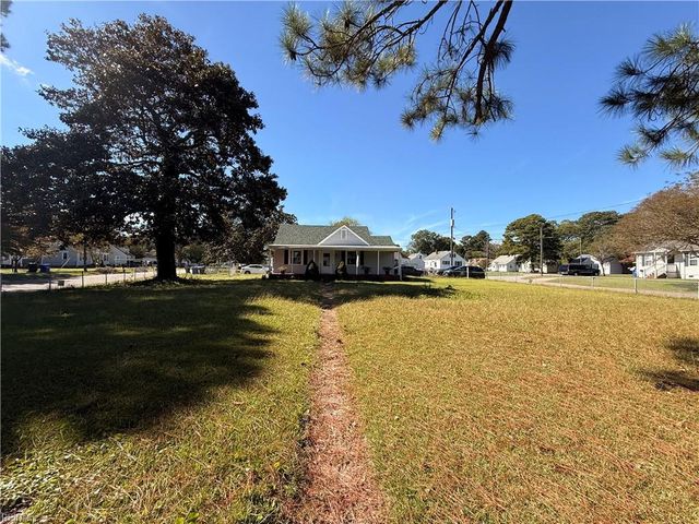 600 Fairview LN, Portsmouth, VA 23702