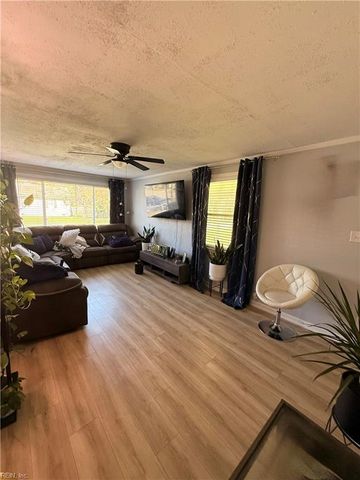 600 Fairview LN, Portsmouth, VA 23702