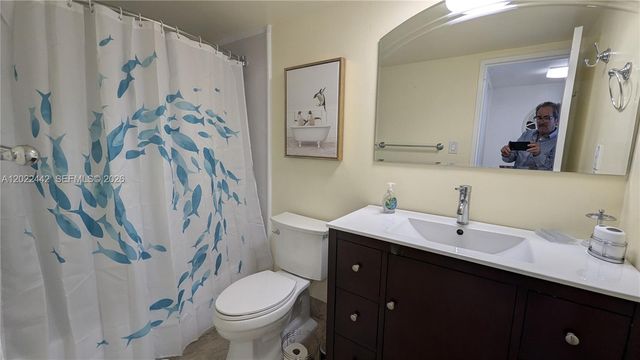 5161 Collins Ave 1217, Miami Beach, FL 33140