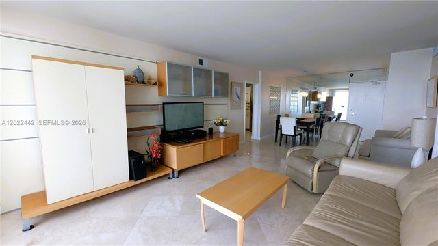 5161 Collins Ave 1217, Miami Beach, FL 33140